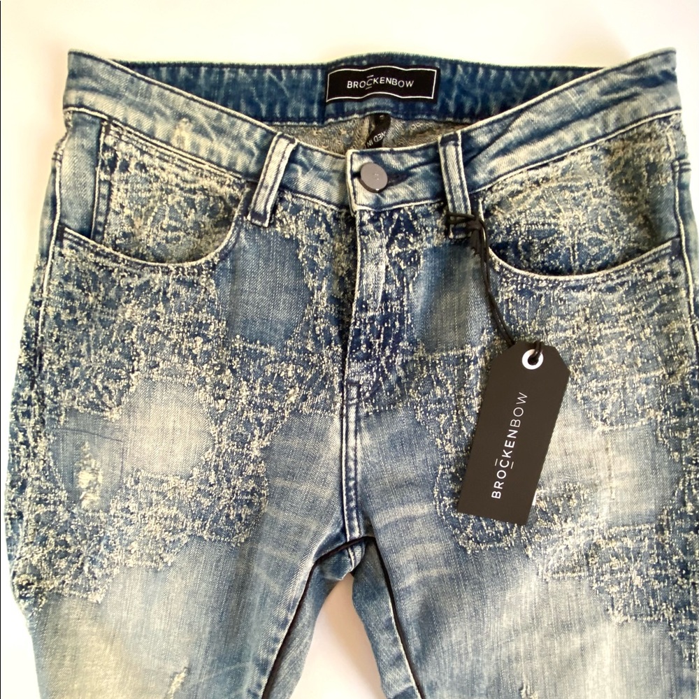 SALE! NWT BRITISH BRAND BROCKENBOW CHARLOTTE EMBROIDERED BOYFRIEND JEANS